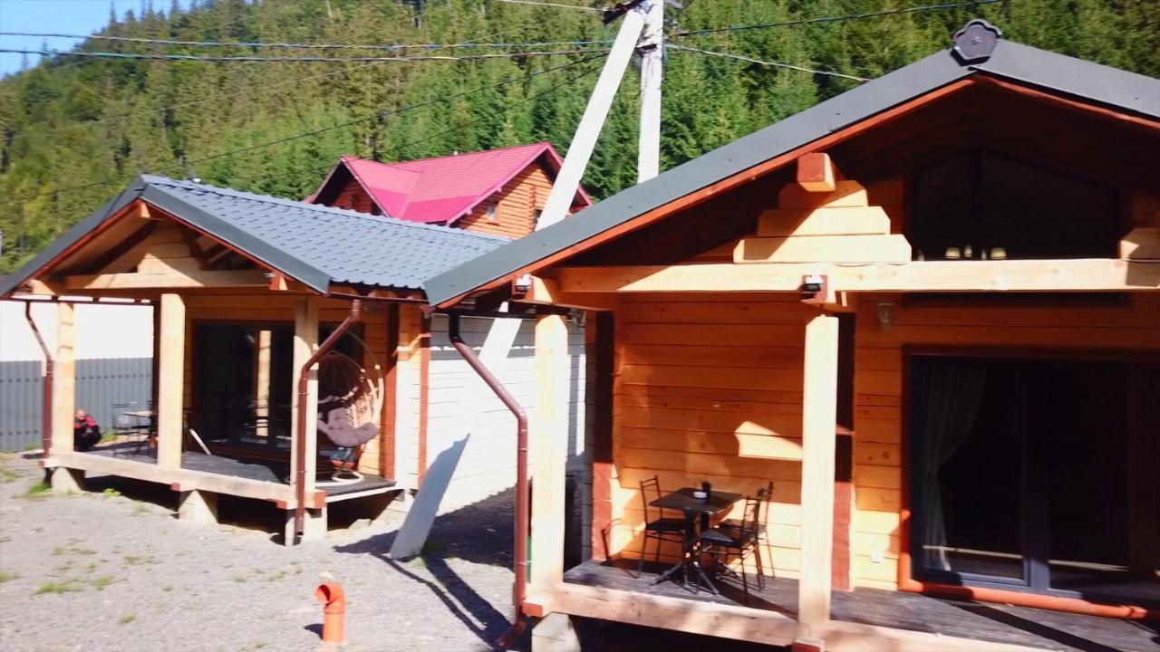 Hotel Berloga-Sinevir Synevyrsʼka Polyana Buitenkant foto