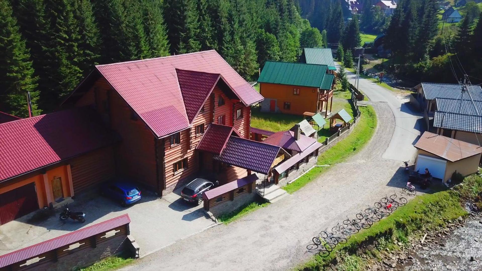 Hotel Berloga-Sinevir Synevyrsʼka Polyana Buitenkant foto