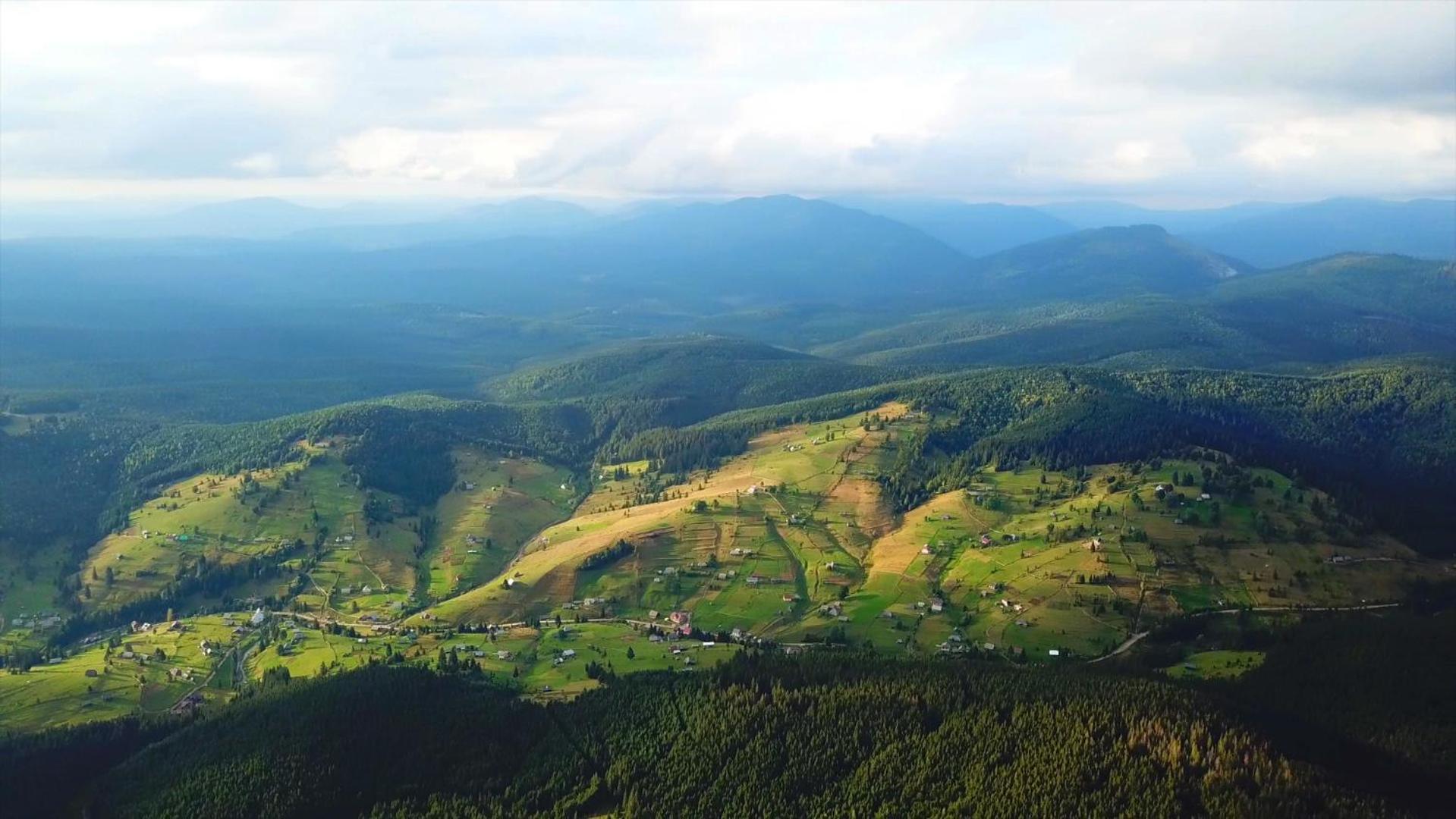 Hotel Berloga-Sinevir Synevyrsʼka Polyana Buitenkant foto