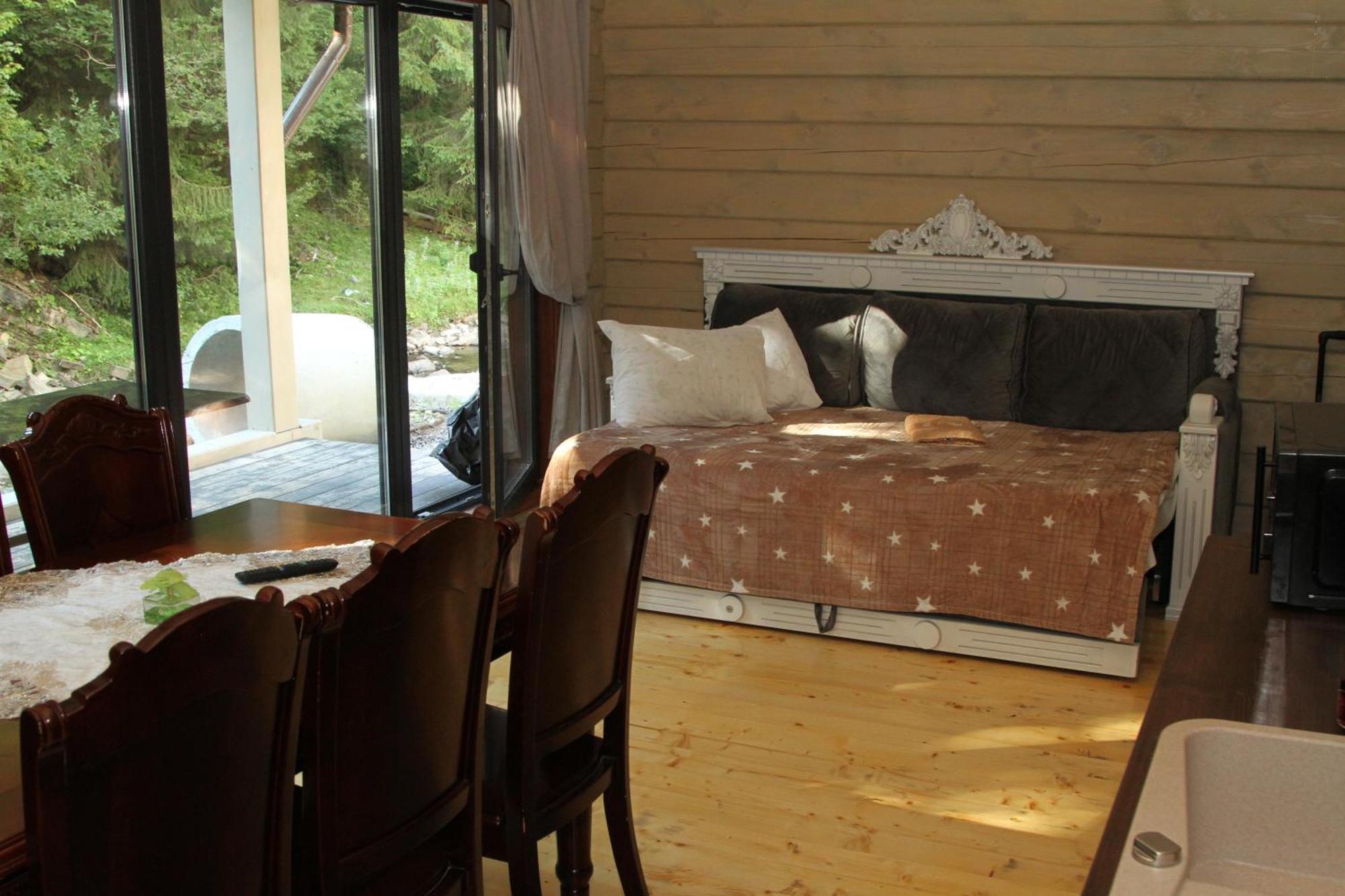Hotel Berloga-Sinevir Synevyrsʼka Polyana Buitenkant foto