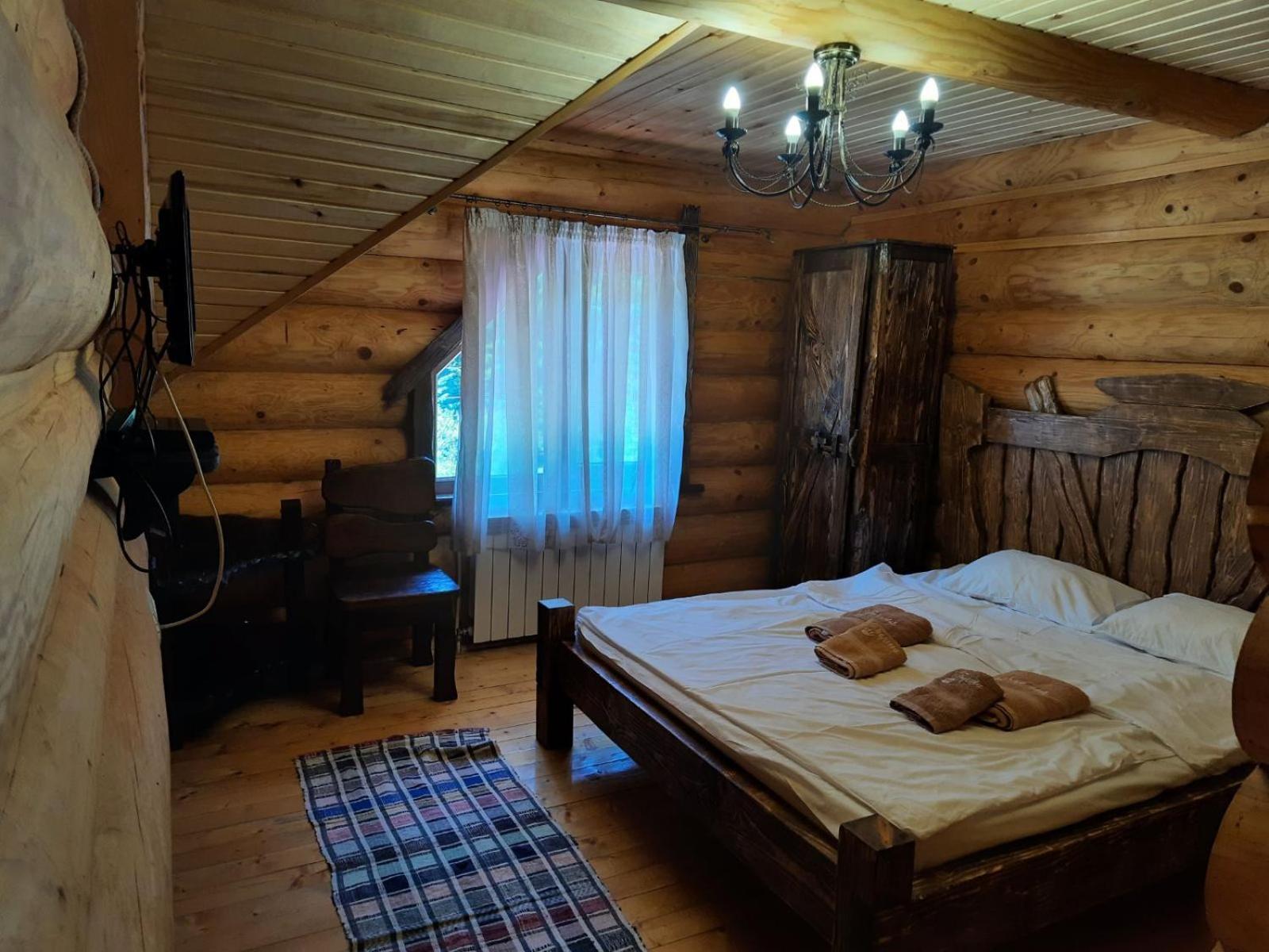 Hotel Berloga-Sinevir Synevyrsʼka Polyana Kamer foto