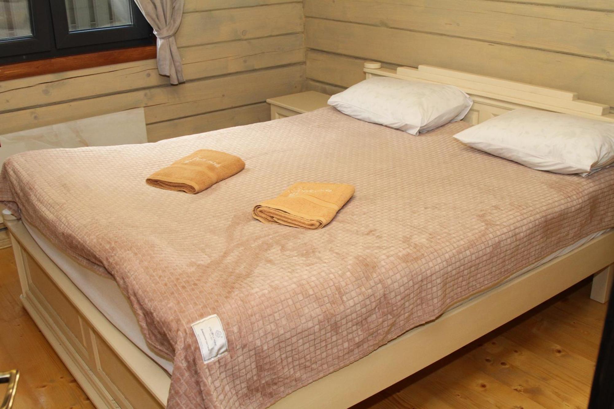 Hotel Berloga-Sinevir Synevyrsʼka Polyana Kamer foto