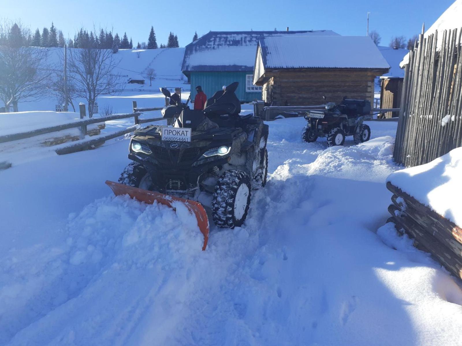 Hotel Berloga-Sinevir Synevyrsʼka Polyana Kamer foto