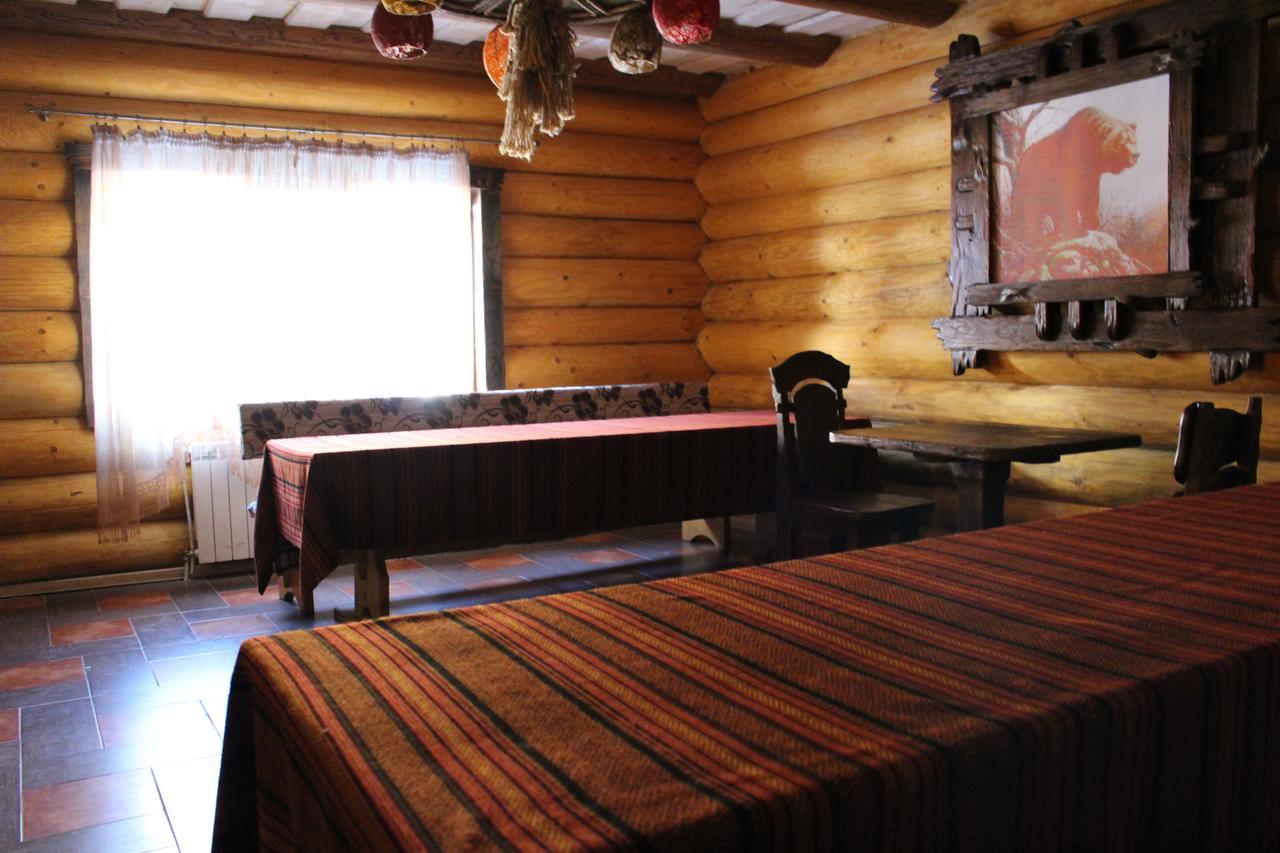 Hotel Berloga-Sinevir Synevyrsʼka Polyana Buitenkant foto
